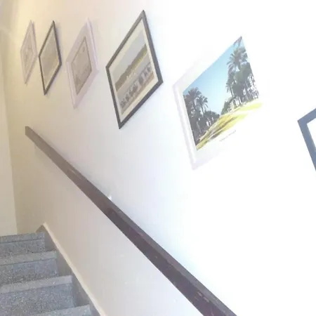 Casa Unifamiliar Con Patio Centrica Y Tranquila